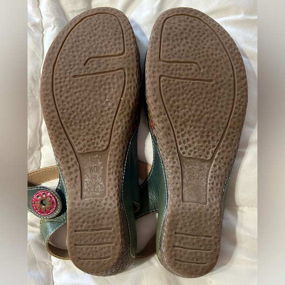 L’ARTISTE BY SPRING STEP AMOUR RD LEATHER LASER CUT HEARTS WEDGE SANDALS - Picture 4 of 6